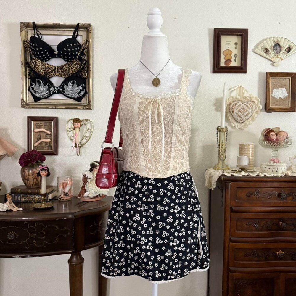 90's girly grunge‎ black and white floral mini skirt